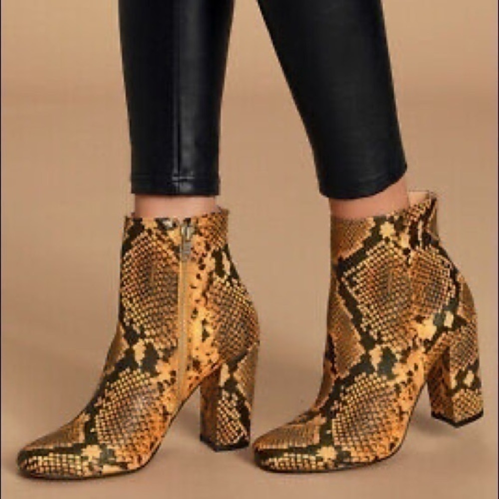 STEVE MADDEN Pixie Ankle Boots animal print